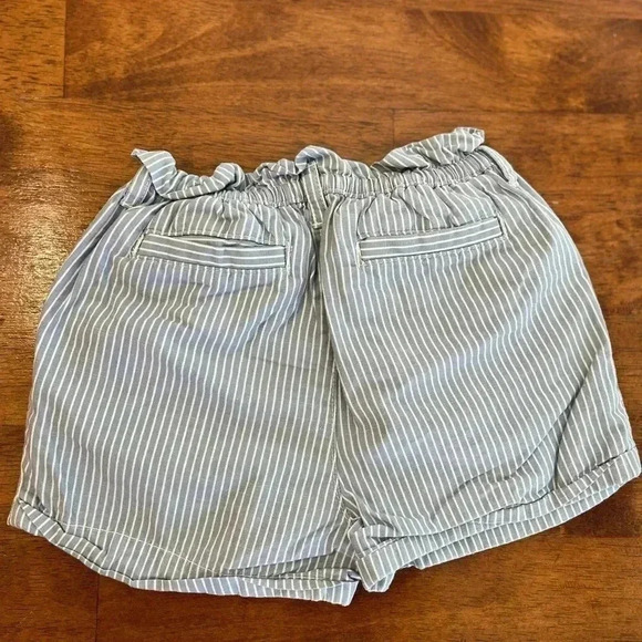 Gap striped shorts size 18-24 m - Picture 4 of 4